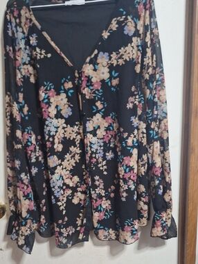 Women’s Floral V-Neck Blouse - Black Multi